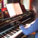 Maja Elliott playing the piano
